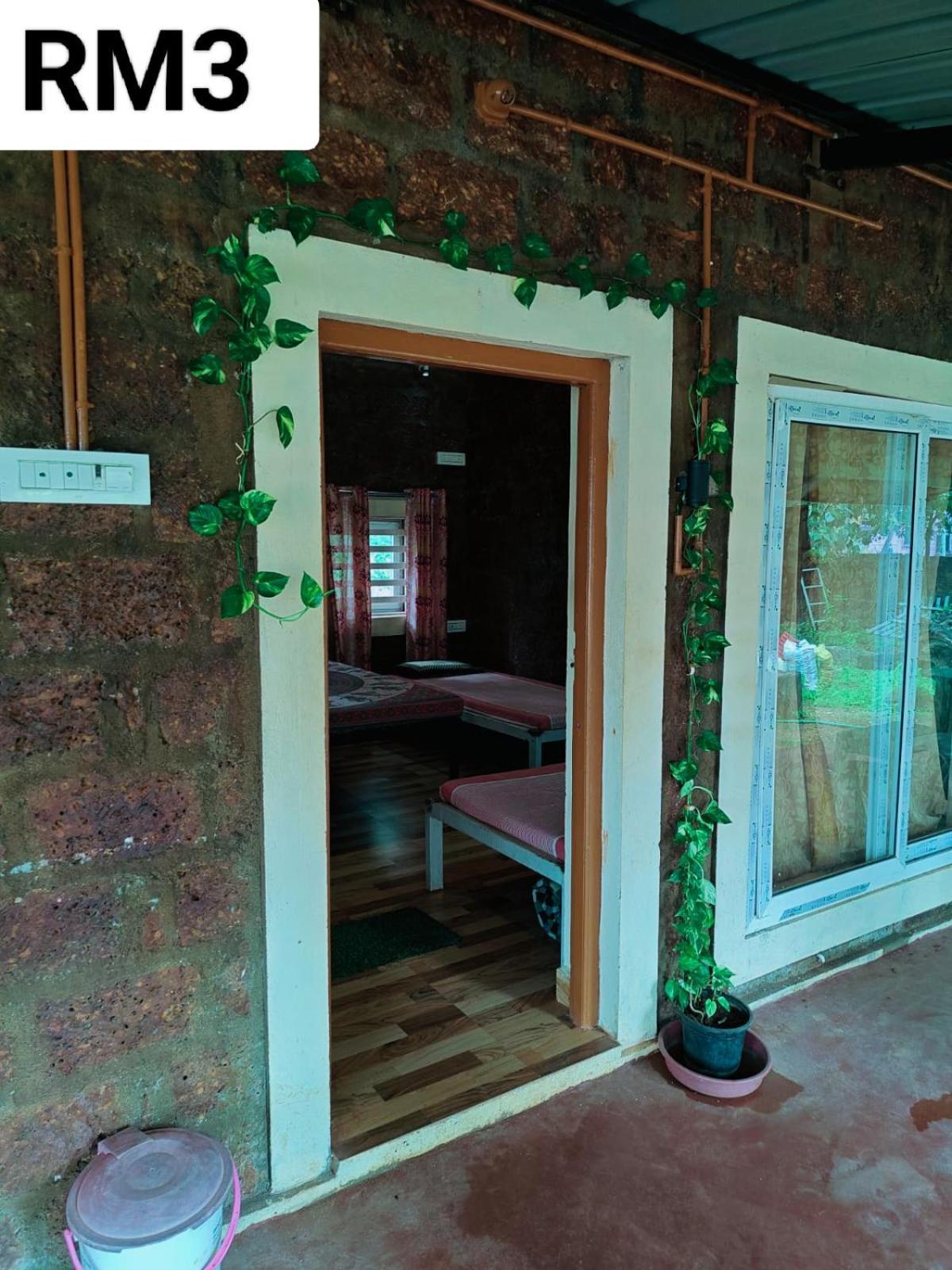 Riverstone Riverfront Farmhouse Гокарна Стая снимка